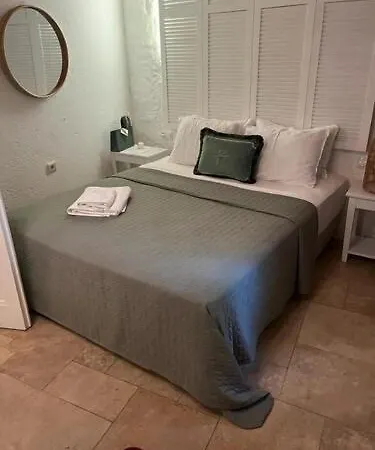 Hotel La Grenadine 2*